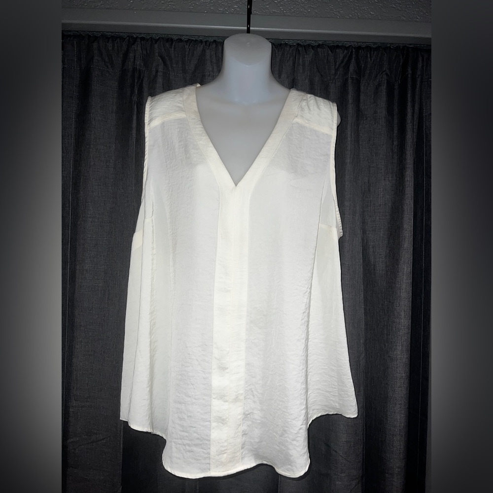 Torrid cream sleeveless blouse plus 2x EUC